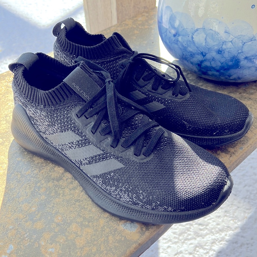 Adidas bounce size 10.5 US
